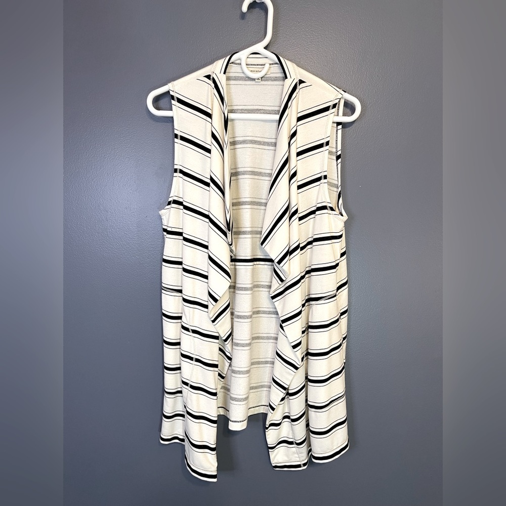 Max Studio sleeveless cardigan/vest